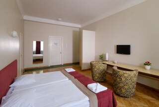Отель Hotel Metropolis Каунас Двухместный номер с 2 отдельными кроватями-8