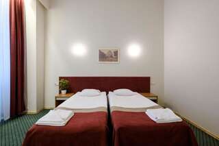 Отель Hotel Metropolis Каунас Трехместный номер-3